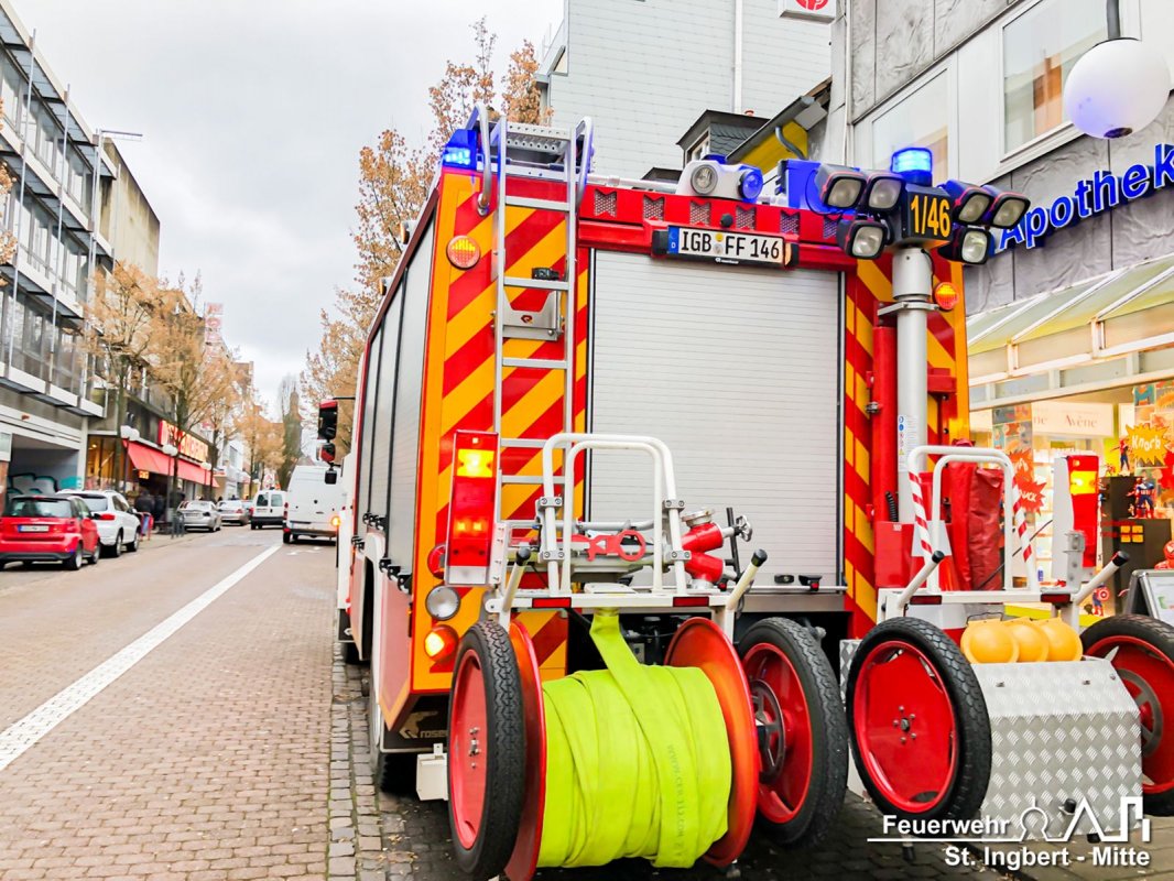 Person in Aufzug, Kaiserstraße
