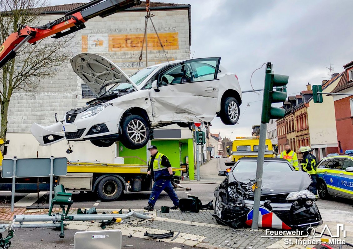 Auslaufende Betriebsstoffe nach VU, Kohlenstraße