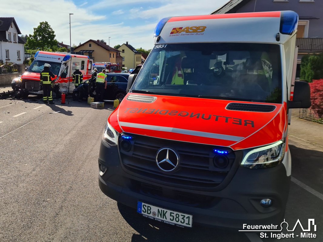 VU mit Person, Obere Kaiserstraße (Rohrbach)