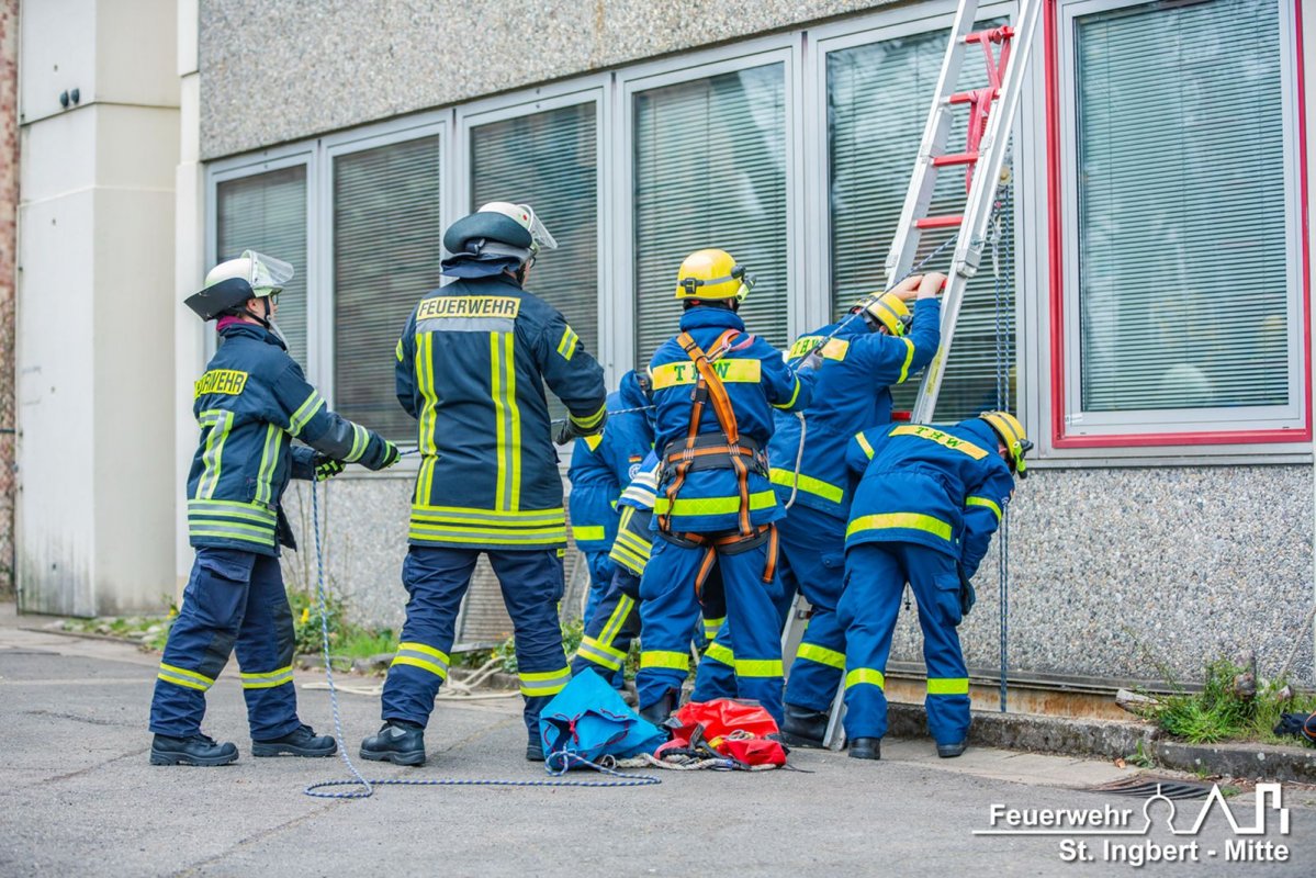Gesamtstadtübung, Albertus-Magnus-Gymnasium