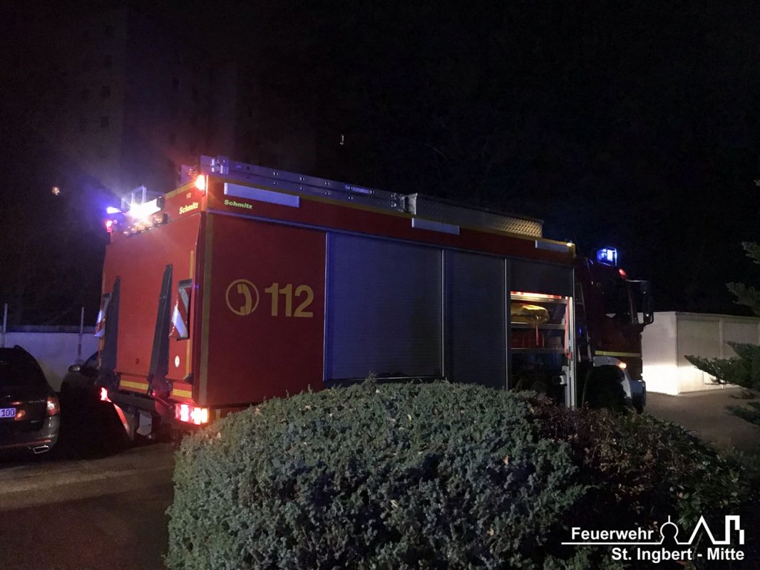 Person in Wohnung, Fliederstraße