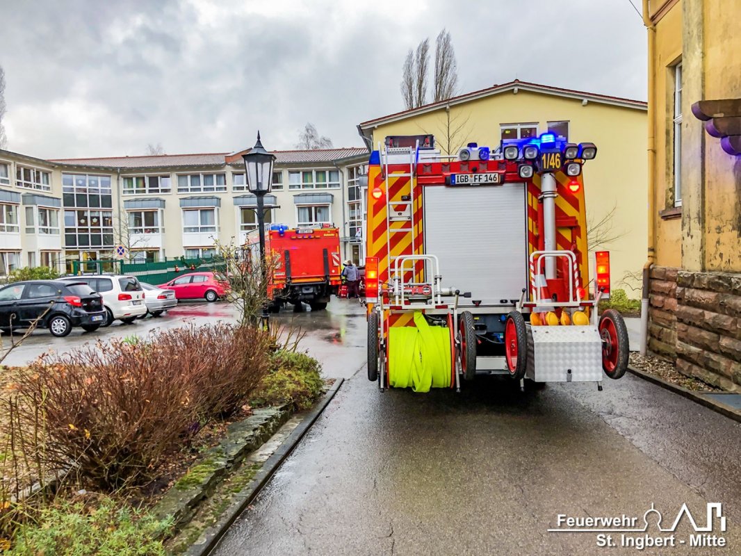 Person in Notlage, Karl-August-Woll-Straße