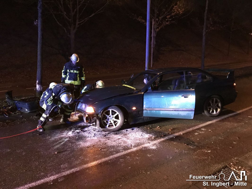 Auslaufende Betriebsstoffe nach VU, Oststraße