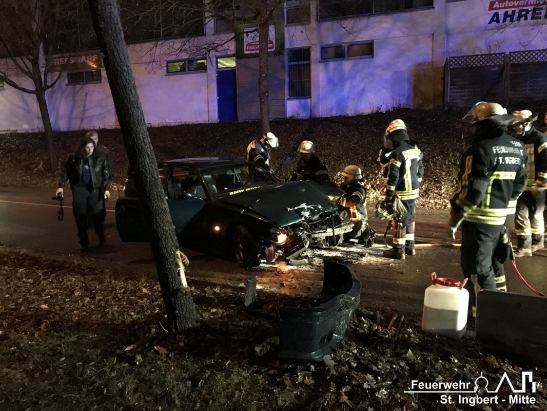 Auslaufende Betriebsstoffe nach VU, Oststraße