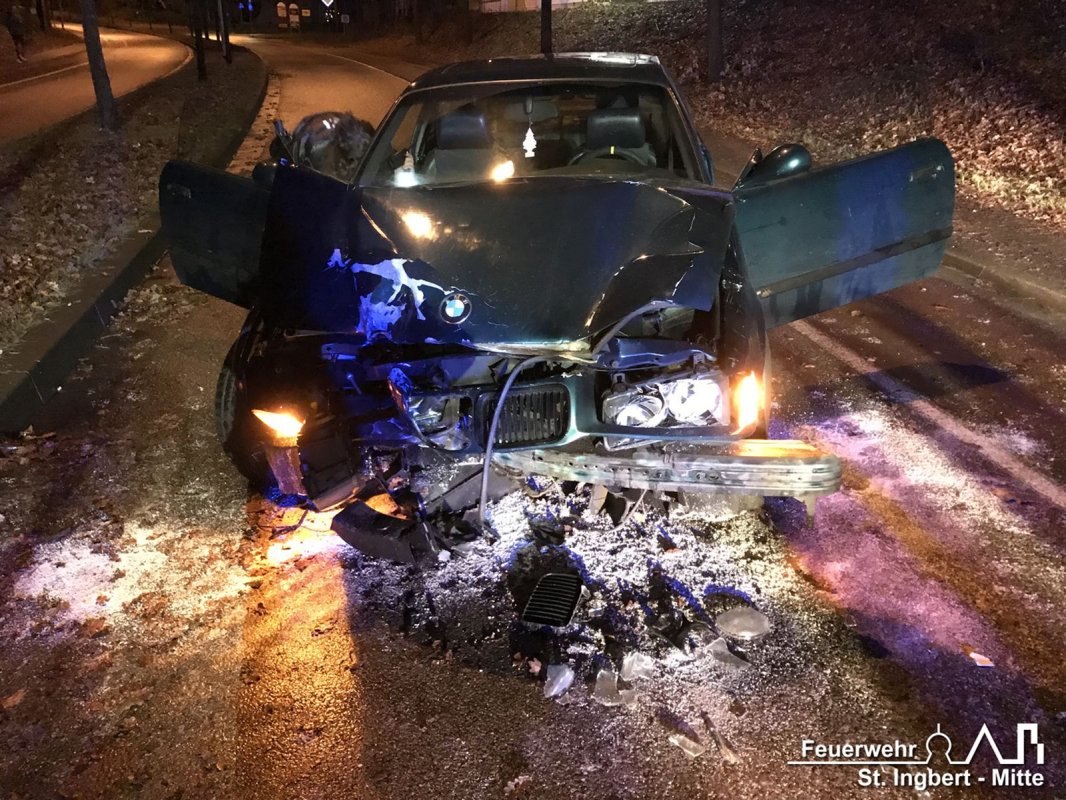 Auslaufende Betriebsstoffe nach VU, Oststraße